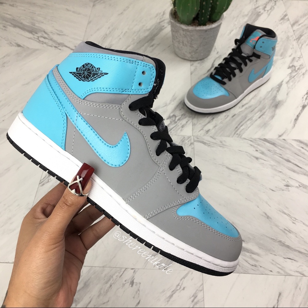 Air JORDAN Women’s Sneakers HiTop